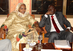 Le ministre Diallo Déidia avec le Président du SYNAPPO, Dr Cheick Oumar Dia.